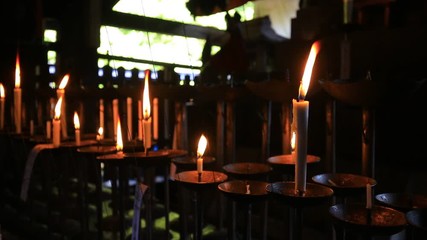 日本 蝋燭の炎 - Powered by Adobe