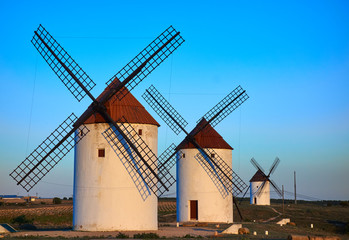 Fototapeta na wymiar Mota del Cuervo windmills in Cuenca
