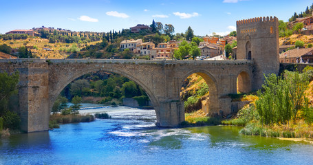 Fototapeta premium Tajo river in toledo city bridge of Spain