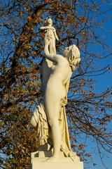 Cassandre se mettant sous la protection de Pallas. statue; jardin des Tuileries; Paris; France