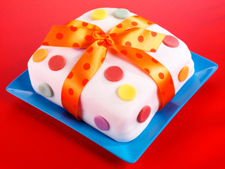 BIRTHDAY CAKE WITH POLKA DOTS