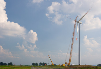 Obraz na płótnie Canvas Wind Turbine Construction