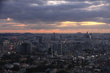 Fototapeta na wymiar Sunset View of Seoul’s Skyline in South Korea