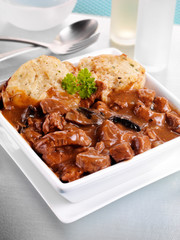 STEAK AND ALE CASSEROLE WITH DUMPLINGS