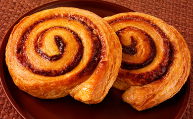 CINNAMON WHIRL PASTRIES