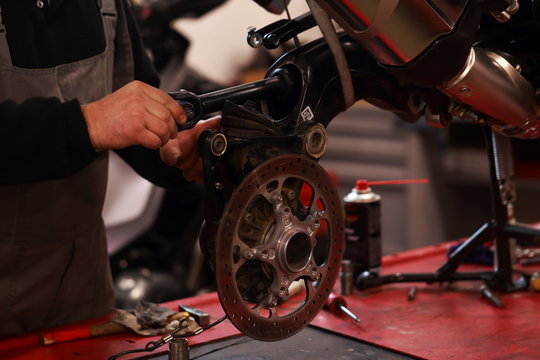 motorcycle transmission with mechanic