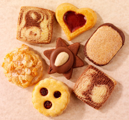 PETIT FOURS BISCUITS OR COOKIES