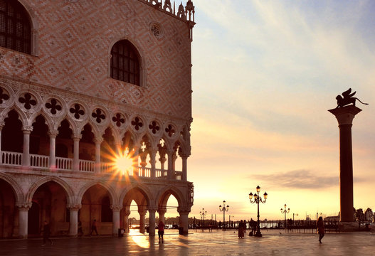 Piazza San Marco at sunrise, Vinice, Italy