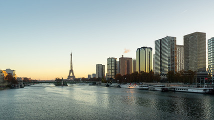 Front de Seine à l'aube 