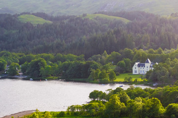 Fototapeta na wymiar Schottland, Glenfinnan, Loch Shiel