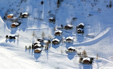 Hütten im Schnee