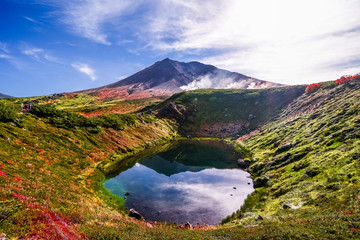 日本、北海道、大雪山、旭岳と紅葉、雄大な自然と絶景、秋