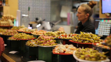 Pinchos en el Mercado de la Ribera, Bilbao, Vizcaya