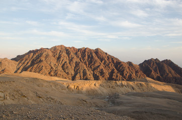 Fototapeta na wymiar Wandern in der Wüste