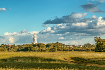 Obraz premium View of the bell tower in the Russian city of Shuya from a suburb