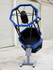 modern reflector telescope 