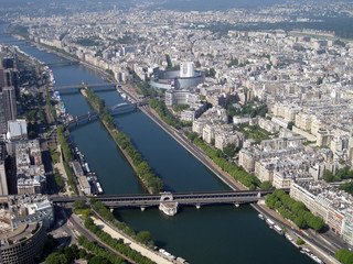 Fototapeta premium aerial view of paris from eiffel tower