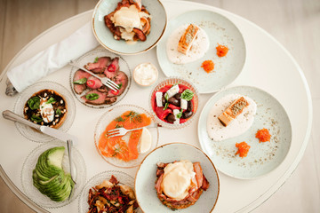 Breakfast in hotels from a variety of very beautiful and colorful dishes. Appetizers, main dishes and desserts