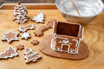 How to make gingerbread house, step by step, tutorial.