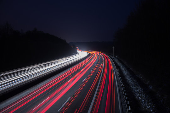 Autobahn A8 bei Nacht