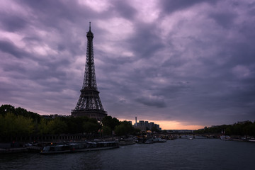 Fototapeta na wymiar Eiffel Tower during sunset (Paris)