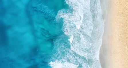 Fotobehang Strand en golven van bovenaanzicht. Turquoise water achtergrond van bovenaanzicht. Zomer zeegezicht vanuit de lucht. Bovenaanzicht van drone. Reisconcept en idee © biletskiyevgeniy.com