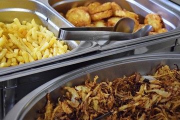 Verschiedene gegarte Gemüse auf einem Buffet