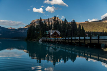 Fototapeta premium Emerald Lake