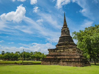 Fototapeta premium Ruin of Pagoda in Wat mahathat Temple Area At sukhothai historical park,Sukhothai city Thailand