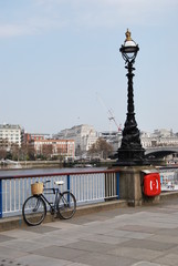 Fototapeta premium Bicycle at the Thames, London, England