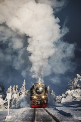 Brockenbahn - Dampflok Eisenbahn auf dem Brocken (Harz  im Winter mit Schnee)