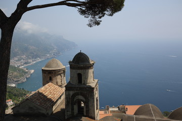 Fototapeta na wymiar Amalfiküste: Panorama Villa Rufolo in Ravello