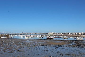 Naklejka premium LA BAULE - PLAGE ET STATION BALNEAIRE - LOIRE ATLANTIQUE - FRANCE