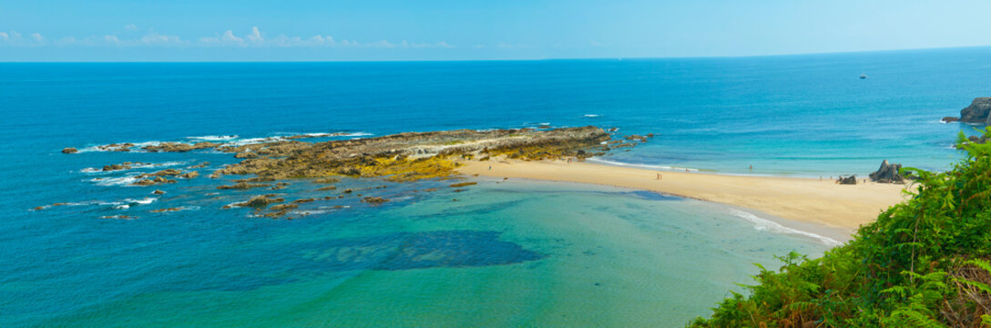 Beach in a shoal,coast of cantabria in Pech&oacute;n