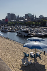 Obraz premium Horloge beach in Montreal (Canada)