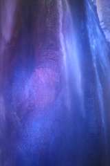 Leuchtender Wasserfall