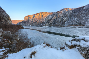 Fototapeta na wymiar Danube Gorges in winter, Romania