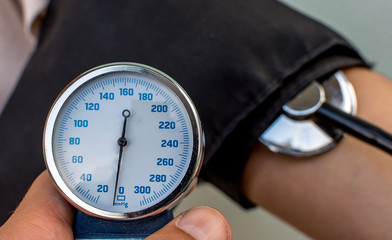 Sphygmomanometer