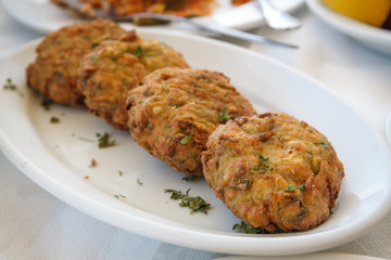 Griechische Zucchinilaibchen