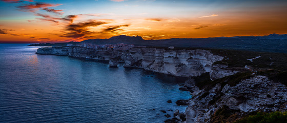 Obraz premium Bonifacio in its fantastic sunset