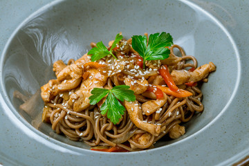 chicken wok noodles