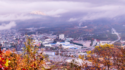 The beautiful autumn scenes at Lake Kawaguchiko
