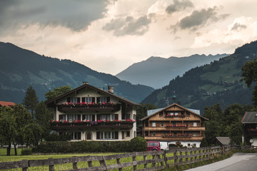 Fototapeta na wymiar Houses in the Alps Austria