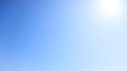 雲のない太陽と青空イメージ