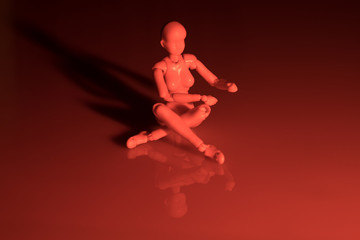 Frauenfigur im Schneidersitz - mit Platz für Text