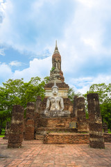 Fototapeta premium Wat Traphang Ngoen in Sukhothai Historical Park, Thailand.