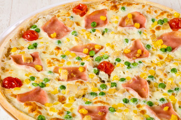 Pizza with ham