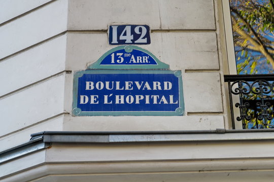 boulevard de l’hôpital. Plaque de nom de rue. Paris