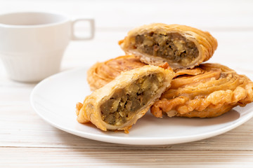chicken curry puff pastry