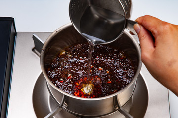 キャラメルソースの作り方　手順３